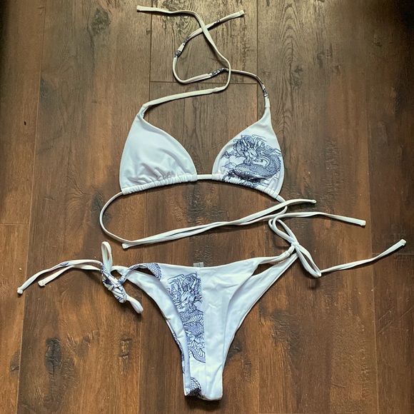 Cheeky White Bikini - Picture 2 of 6